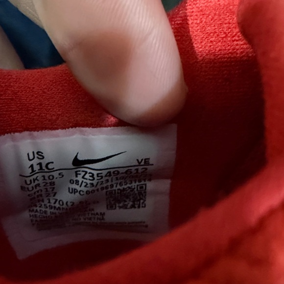 Nike - Picture 4 of 5